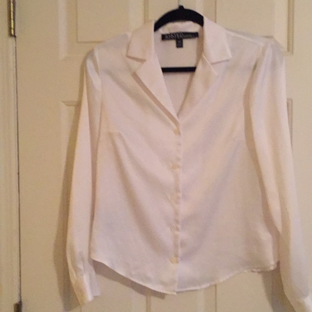 White long sleeve blouse
